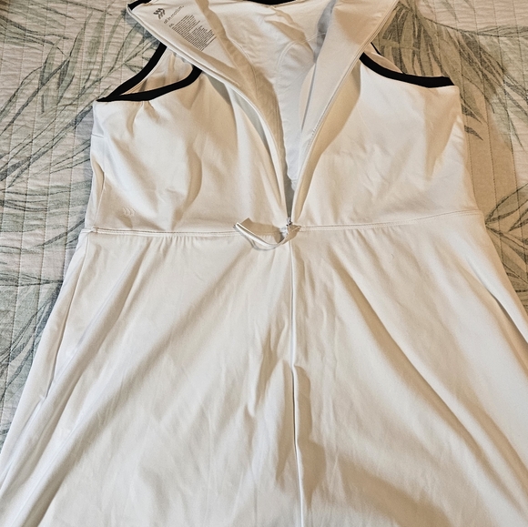 Women's All In Motion white with black trim tennis/pickleball dress size 2x - Picture 2 of 7